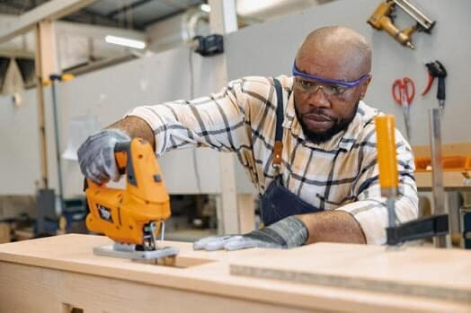 Artisans for construction hire