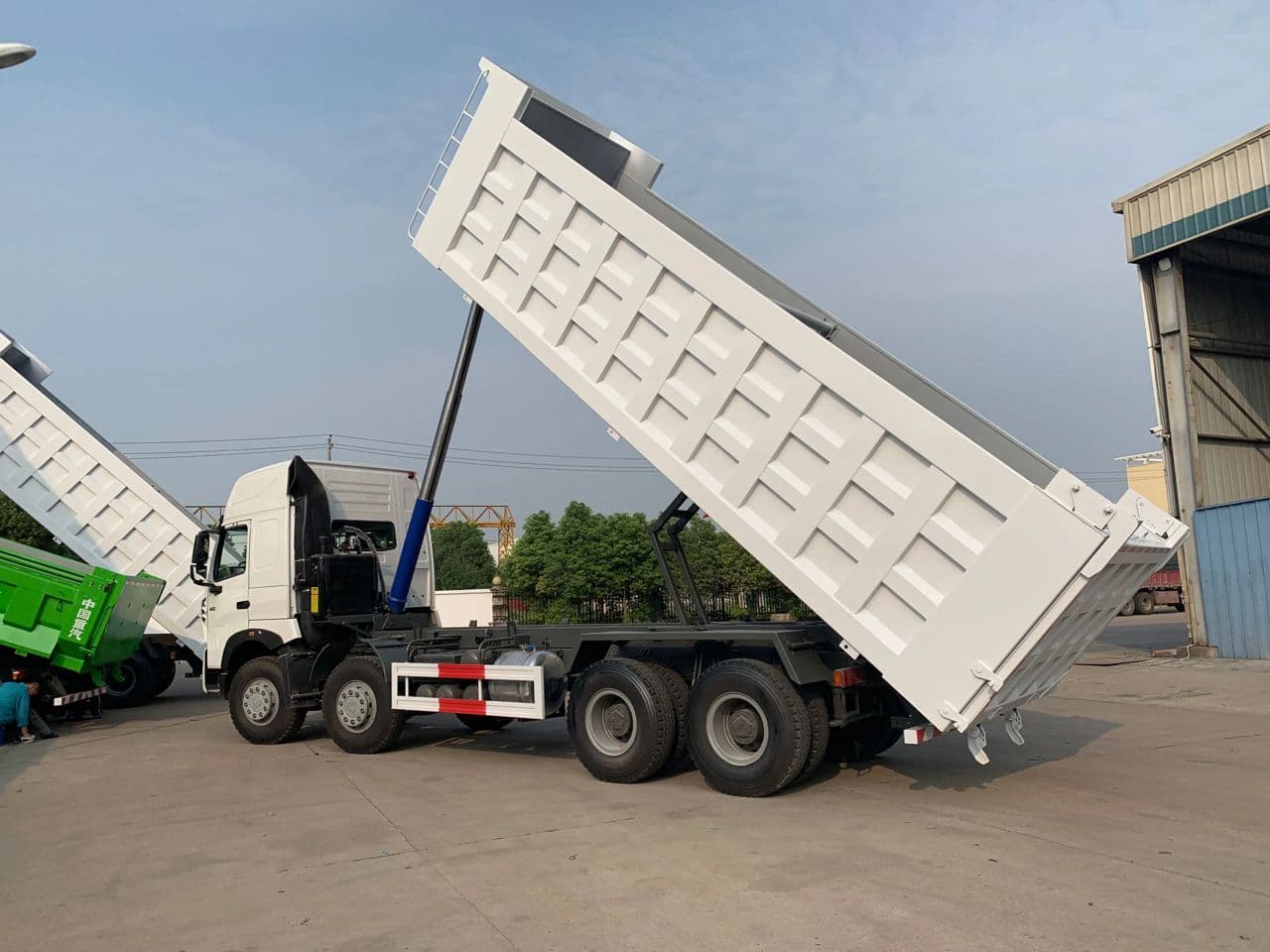 Heavy Tipping Truck for construction logistics